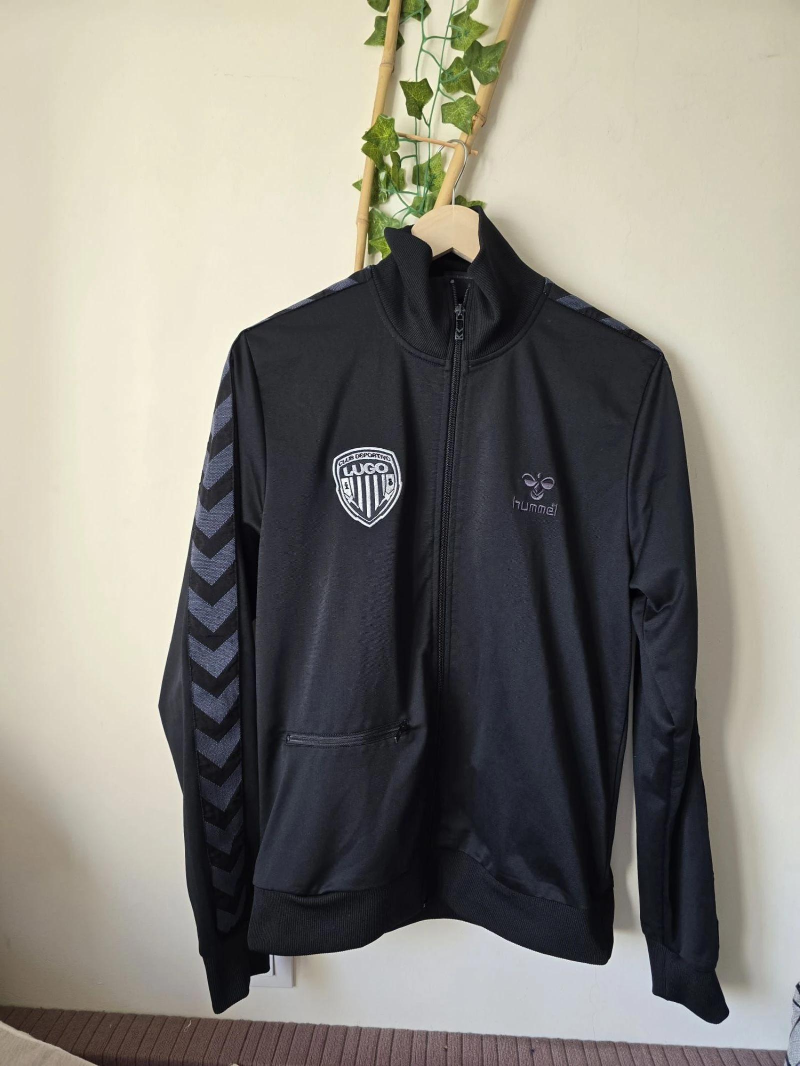 Chaqueta Himno/Prematch CD Lugo Hummel 17/18 - Talla L – photo 14